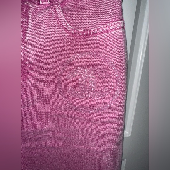 NWT CHANEL 2023 CRUISE COLLECTION PINK JEANS. MID-HIGH RISE STRAIGHT. SIZE 34. - Picture 2 of 7